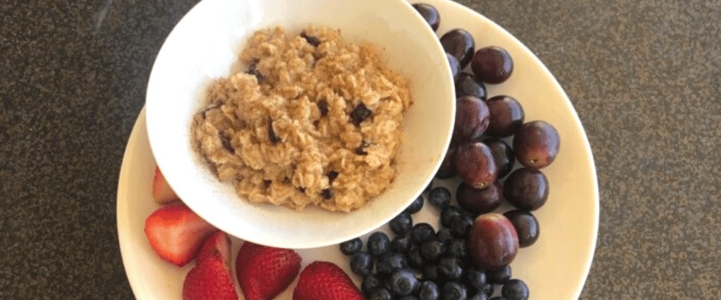 Simple Oatmeal & Fruit&nbsp;Breakfast